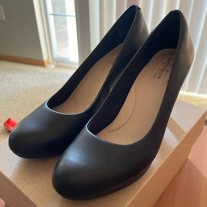Clark’s Leather Pumps -  Adriel Viola SIZE 7M
